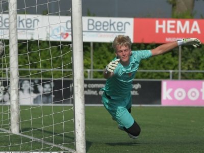 1 - 0 Sven Beek