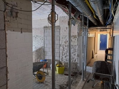 9 januari Breekwerk t.b.v. entree kleedkamers beneden