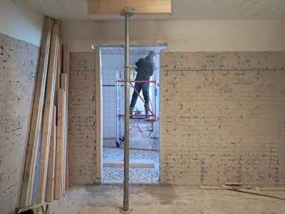 21 april Verwijderen bestaande doorgang kk 9 -> douches