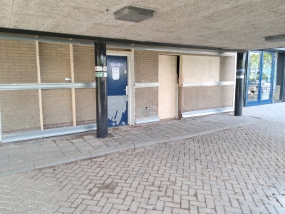 5 mei Nieuwe deur t.b.v. scheidsrechters