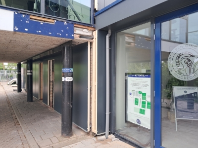 6 mei Laatste wandpaneel geplaatst, klaar voor afwerking