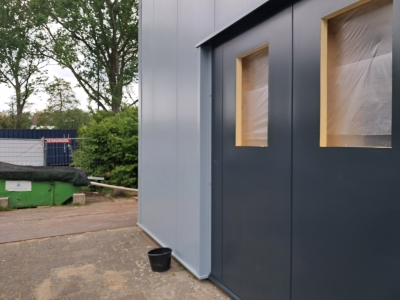 12 mei Afwerking zijwand zijde parkeerterrein