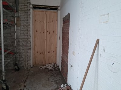14 oktober Oude deur verdwenen, nieuwe kamer beschikbaar