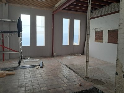 22 oktober Heel grote gipsplaten op de muur