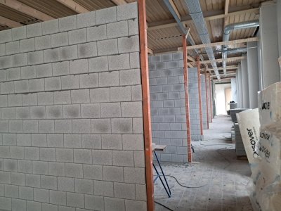 10 november Alle wanden gemetseld