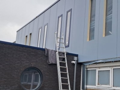 28 november Eerste kozijnen en ramen geplaatst