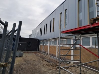 2 december Voortgang plaatsen kozijnen en ramen