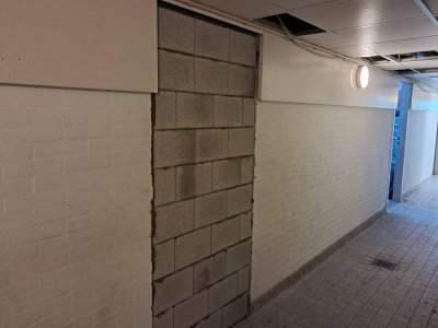 3 december Deur kleedkamer 4 verdwenen