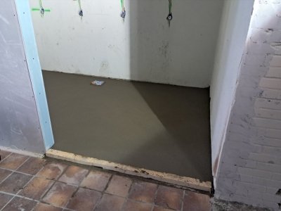 15 december Vloer douches kleedkamer 16