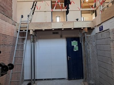 17 december Begin met staalconstructie ten behoeve van trap naar verdieping