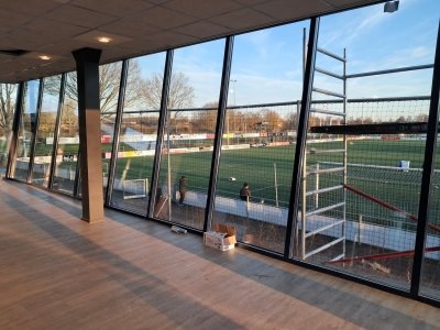 14 januari Bestuurskamer voorzien van nieuw isolatieglas