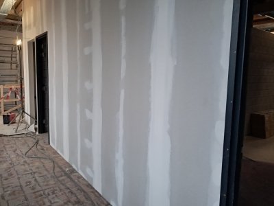 15 januari Glad geschuurde muren klaar voor afwerking