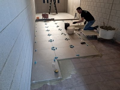 23 januari Voortgang tegelwerk kleedkamers