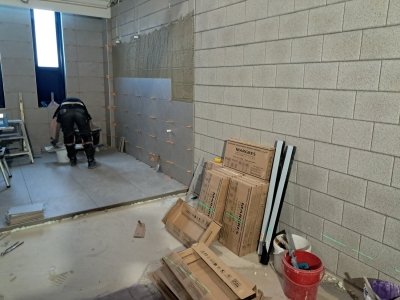 26 januari Zesde kleedkamer douchewanden