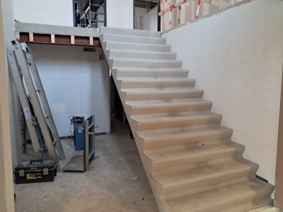 27 januari Onze eigen "stairway to heaven" geplaatst