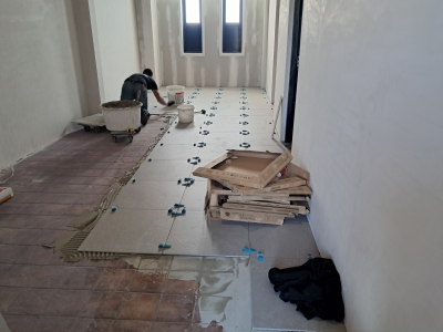 2 februari Vloer kleedkamer 16