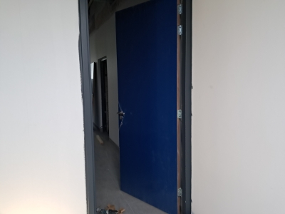 9 februari Deuren afhangen