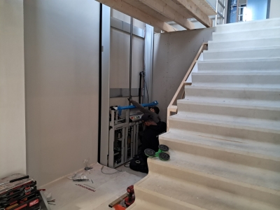 16 februari Lift in aanbouw