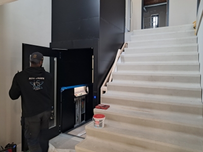 17 februari Lift bijna klaar voor gebruik