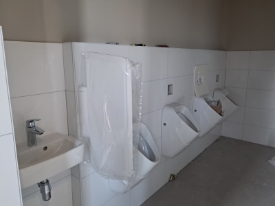 18 februari Urinoirs geplaatst