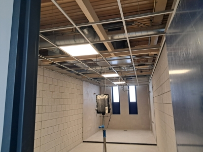 27 februari Eerste lampen met bewegingsmelder geplaatst