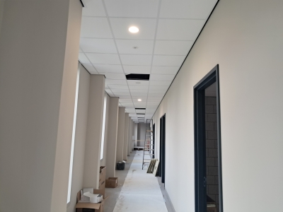 17 maart Aanleg lichtarmaturen in gang