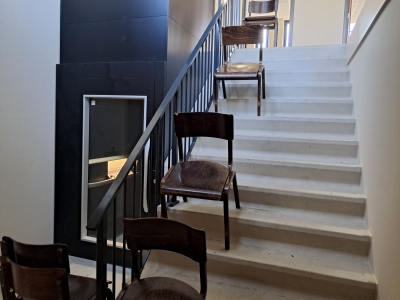 26 maart Trapleuning in aanbouw