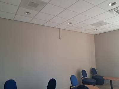 8 april Extra stroompunt bestuurskamer